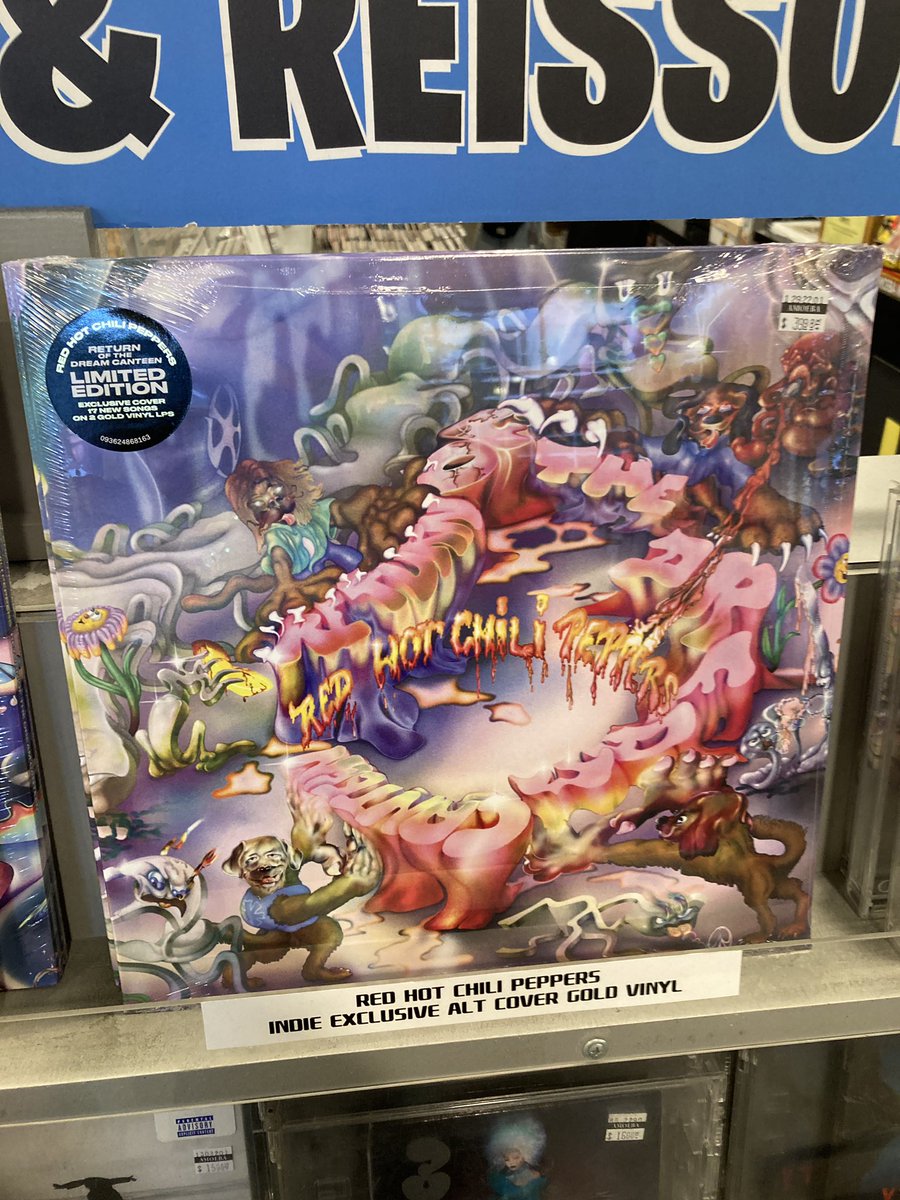 JRodReports's tweet photo. Chilis! Picking up my vinyl 🌶️⭐️ @ChiliPeppers @flea333 @RHCPchad Now if I could only get them to sign it while in LA! https://t.co/pII5N48tbH