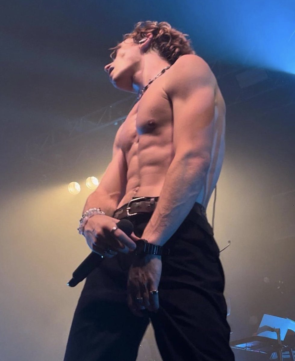 ross lynch from this angle >>>