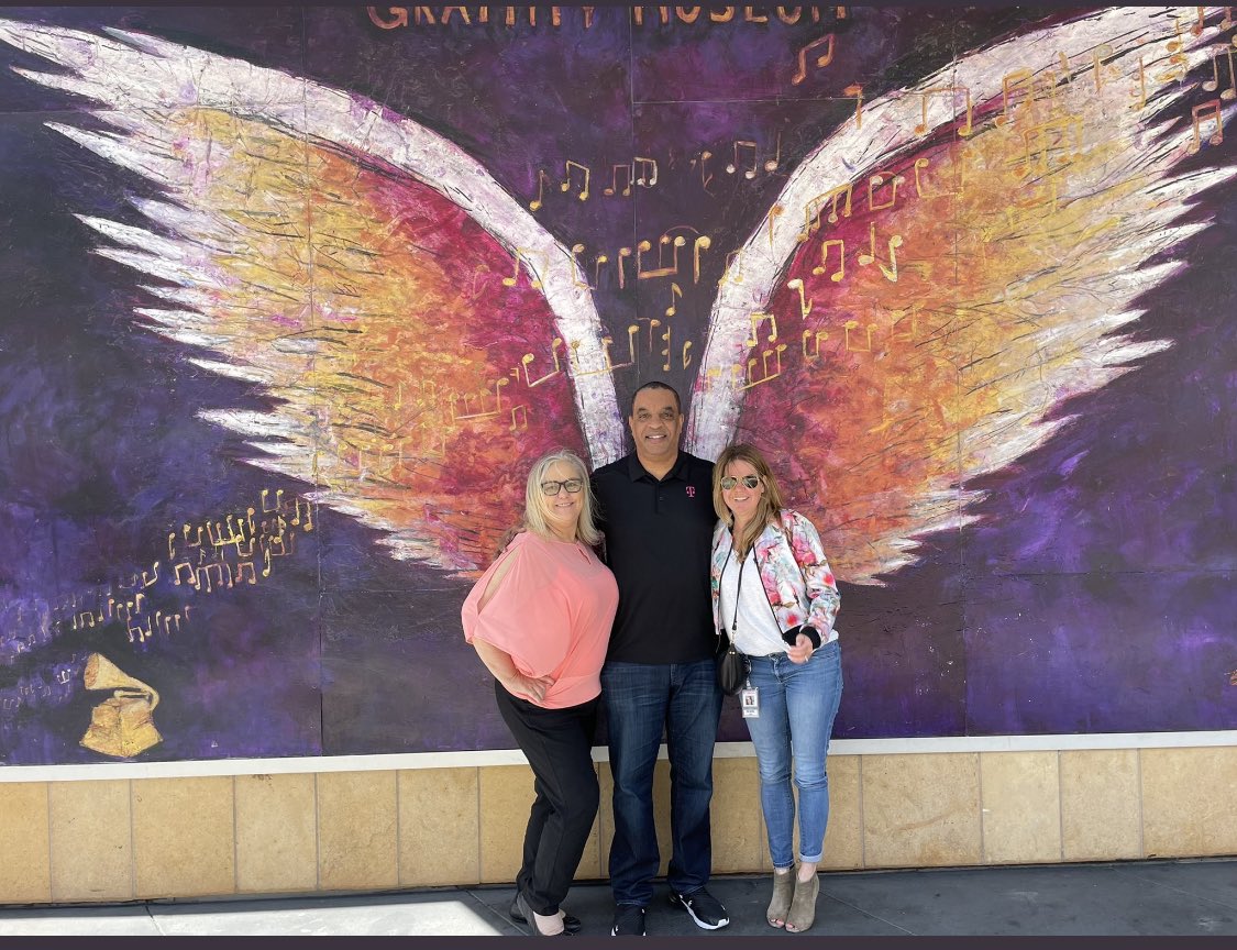 KBHeidelman's tweet photo. Happy Bosses Day to two of the best!! So grateful@for you @BrandyBlackbb and @jneal12488 !! Thank you both for all your support and encouragement! https://t.co/JRXzUWgybv