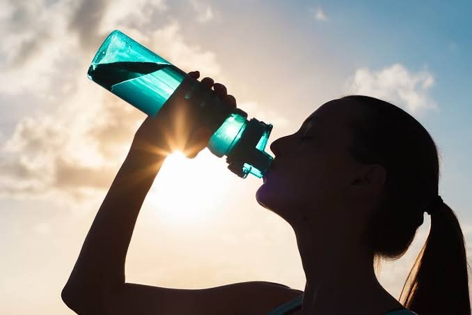 uulfa9925's tweet photo. Minum air putih saat bangun tidur terbukti merupakan metode yang ampuh dalam menjaga kebugaran dan kesehatan
#WeLoveProbolinggo
#WeLoveCities
#MajenganBerlari
#KecamatanMayangan https://t.co/viGxCVDlTt