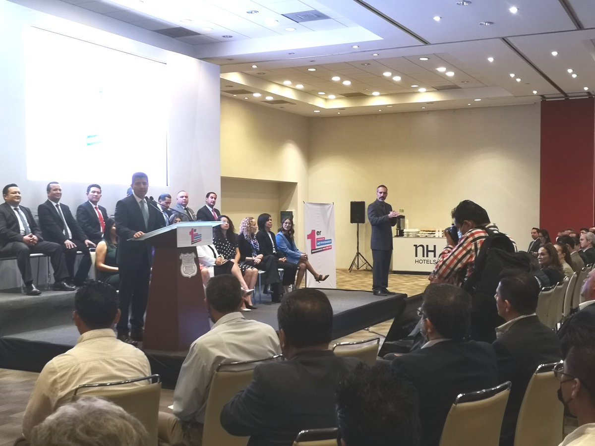 SebHOrozco's tweet photo. Acudí al #1erInformedelabores de los #regidores del @PueblaAyto. El trabajo que se desarrolla por #ReconstruirElRumbo de #Puebla se nota. ¡Felicidades! https://t.co/xbruyqoRxP
