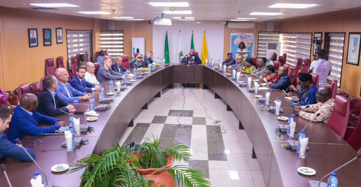 Geoffrey Onyeama tweet media