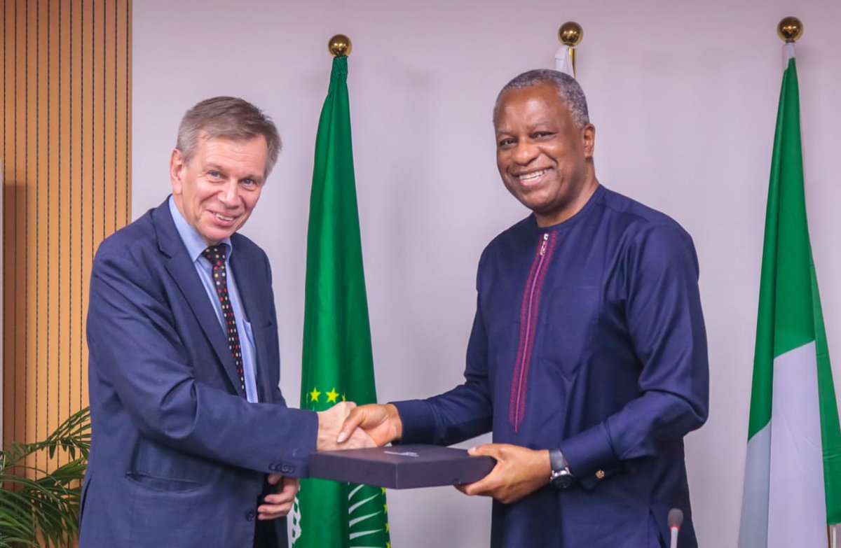 Geoffrey Onyeama tweet media