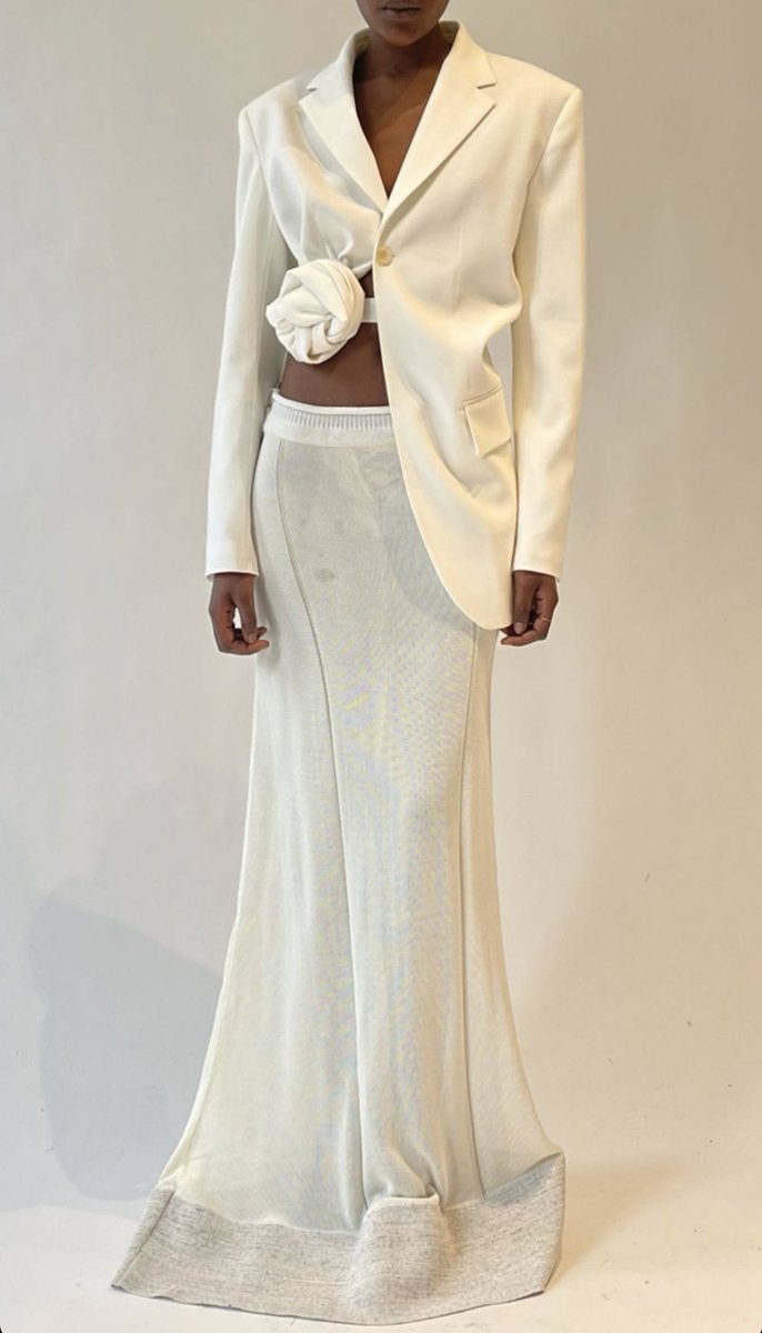 badestoutfit's tweet photo. jacquemus https://t.co/PfcEfHcE84
