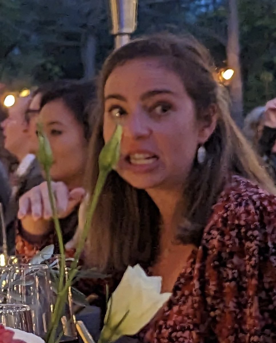 Emma Chessen tweet media