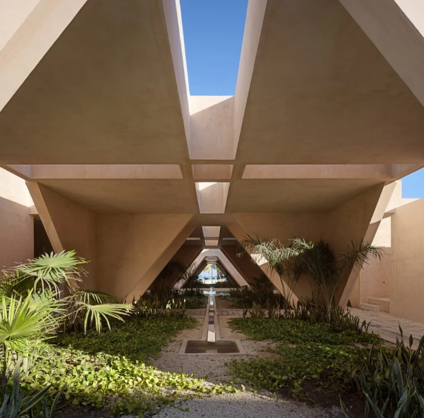 MeyerFalcon's tweet photo. Les comparto que el Museo del Meteorito que la @SEDATU_mx construyó en Progreso, Yucatán, está nominado a los premios de diseño de la prestigiosa revista danesa @dezeen 🇩🇰
Un espacio para la cultura que evoca a la arquitectura maya
https://t.co/PWvKF2ue5v #ProgresoLate https://t.co/ASYJEZOBWY