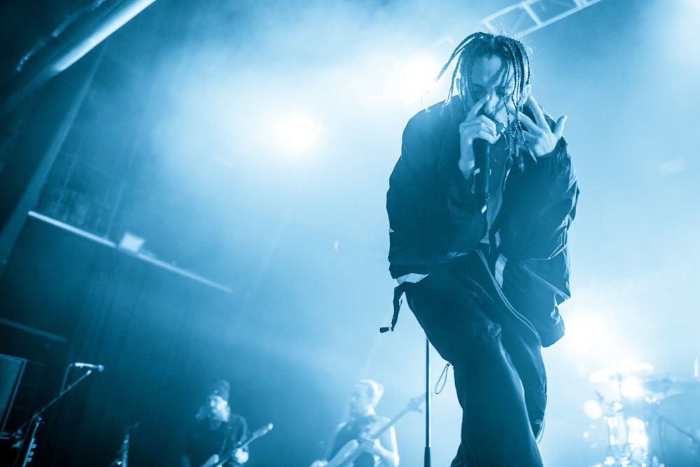 Hidden_Paragon's tweet photo. A few shots from Ashton’s performances tonight! 🎤 

Now. . . For the next PHASE of the night… Who’s ready for a P A R T Y?? 🎉 

#PhasesxHP https://t.co/TkFqmijm3G