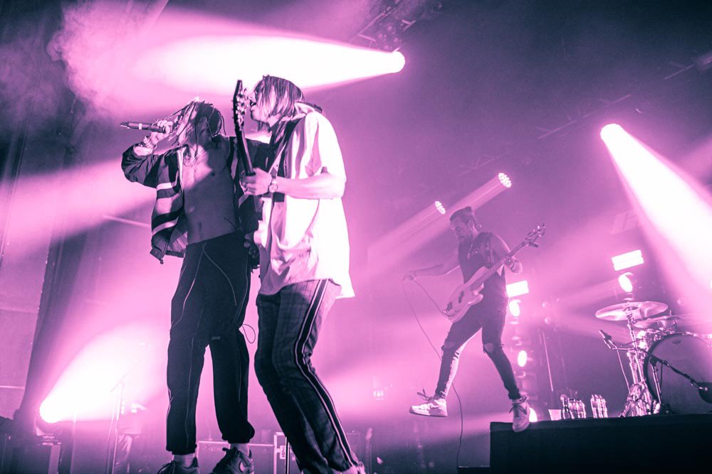 Hidden_Paragon's tweet photo. A few shots from Ashton’s performances tonight! 🎤 

Now. . . For the next PHASE of the night… Who’s ready for a P A R T Y?? 🎉 

#PhasesxHP https://t.co/TkFqmijm3G