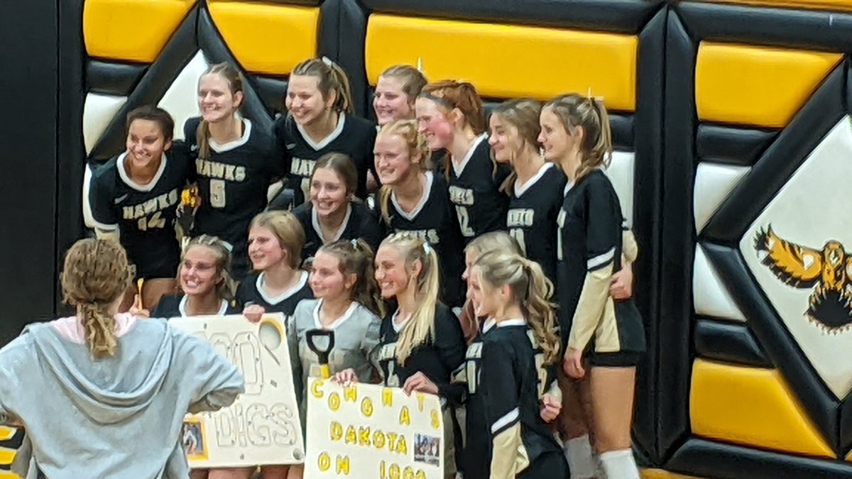 stevegroenewold's tweet photo. 1000 digs in less than 2 years. Wow!

Way to go Dakota Mitchell!

#iahsvb @MPHawksVB https://t.co/0UK3rONTby
