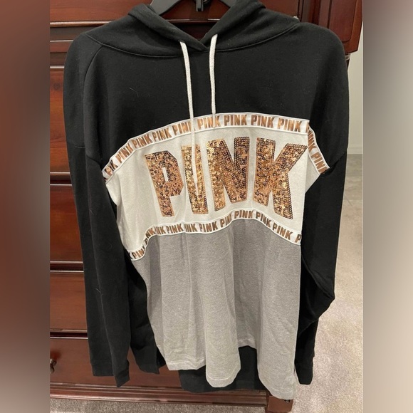 So good I had to share! Check out all the items I'm loving on @Poshmarkapp #poshmark #fashion #style<a href="/tag/fashion"class="tags"><span>#fashion</span></a><a href="/tag/shopmycloset"class="tags"><span>#shopmycloset</span></a><a href="/tag/style"class="tags"><span>#style</span></a><a href="/tag/poshmark"class="tags"><span>#poshmark</span></a><a href="/tag/bongo"class="tags"><span>#bongo</span></a>