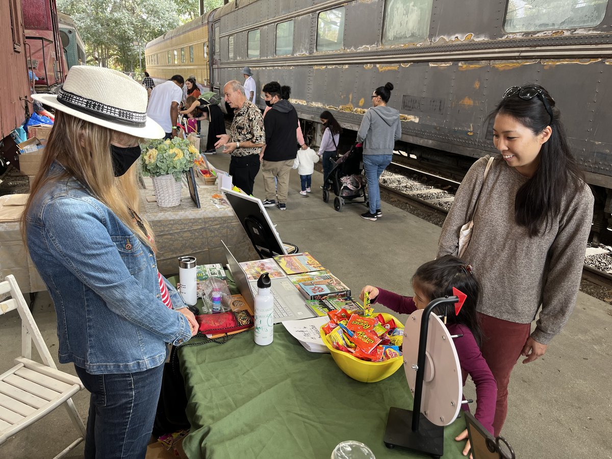 labreakfastclub's tweet photo. Delighted to be a part of this year's Travel Town Museum Foundation Depot Day festivities. What a great turnout!
#depotday #traveltown #traincostumes #clubofhospitality #democracyofhamaneggs #shrineoffriendship #griffithpark #labreakfastclub #LosAngelesBreakfastClub https://t.co/tYtv1EIxrT