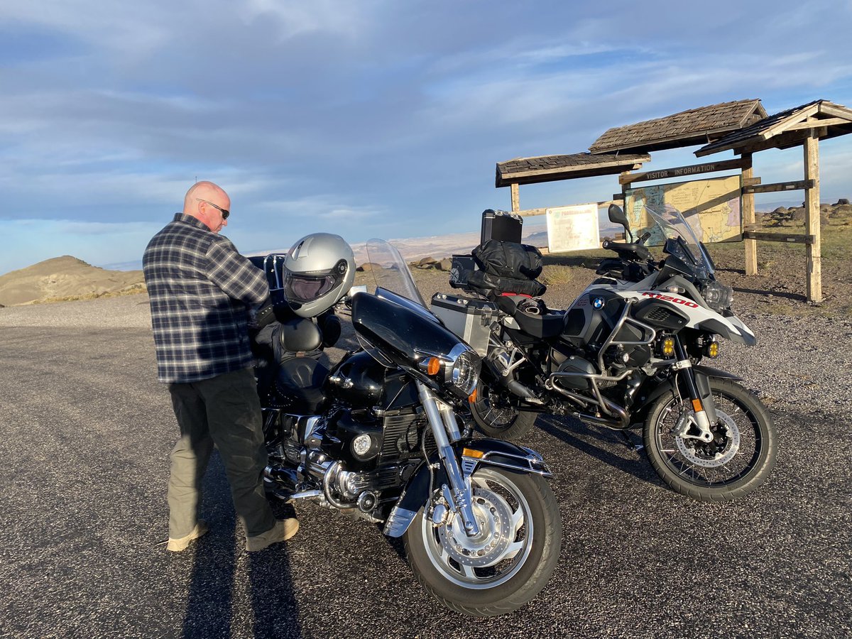 JeffMotor1's tweet photo. Great fall rides with friends.  Love this time of year!  Taking advantage of @Yellowstone and @CapitolReefNPS. https://t.co/4jVuiE3txV
