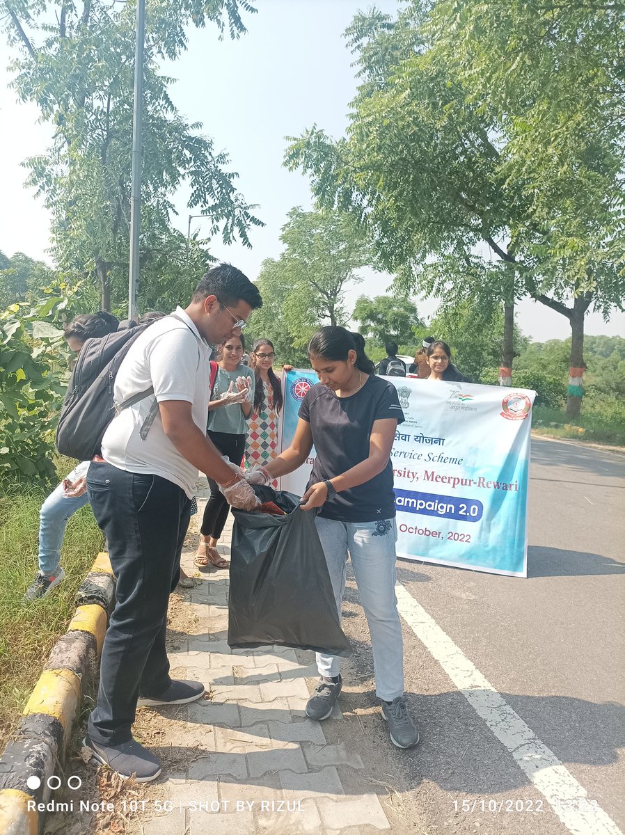 igu_nss's tweet photo. Unit 4th of NSS, IGU on 15th October Organised Cleanliness Drive 2.0 as per initiated by Central Govt. NSS Volunteers cleaned up I.G University by picking up plastic and other waste.
@ianuragthakur @IguNssU4 @NssrdD @_NSSAwards @GovtOfIndia_ @narendramodi_in @MoHFW_INDIA @igu_nss https://t.co/8eCgNnLgBZ