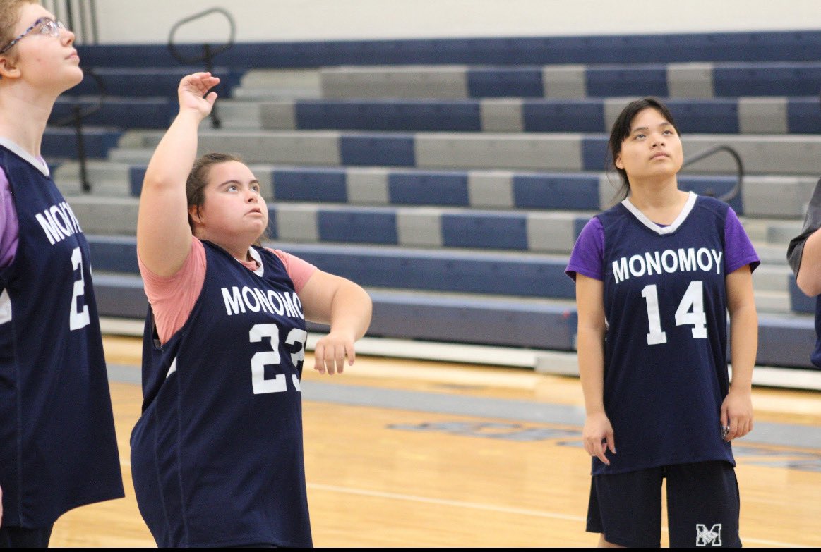 monomoybuddies's tweet photo. A big win for Unified Basketball 60-46 against Barnstable. The whole team played amazing. Stella played great on both ends of the court scoring 6 points, grabbing 6 rebounds, and 6 steals.  Jessie was on fire scoring double figures for the first time in her career with 10 points https://t.co/4Y2xK877Qd