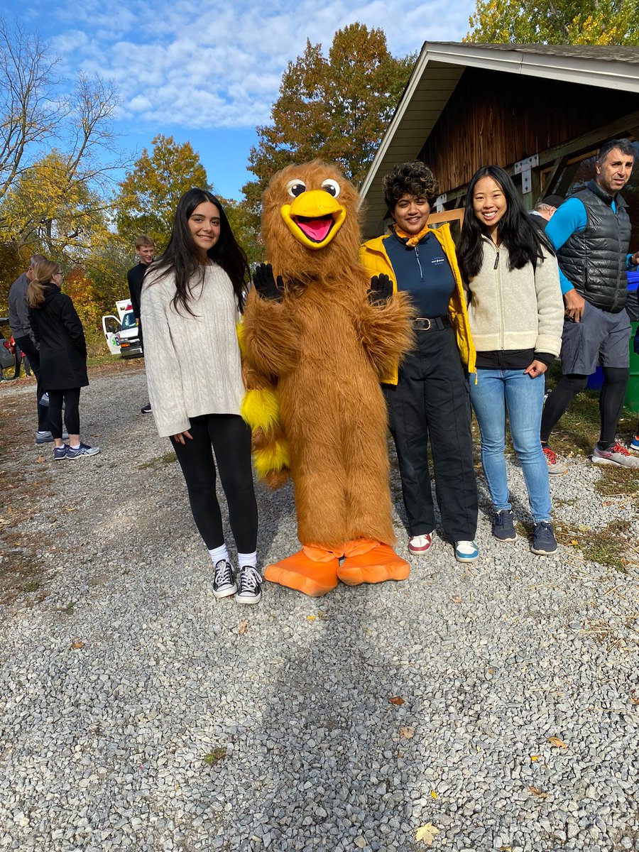HaltonRotaract's tweet image. Thanks to aid and donations from a variety of charitable organizations, including our own Halton Rotaract Club, Rotary Burlington North's Tukey Trot Successfully raised over $18,000. We look forward to helping with this event next year!🦃🦃🦃