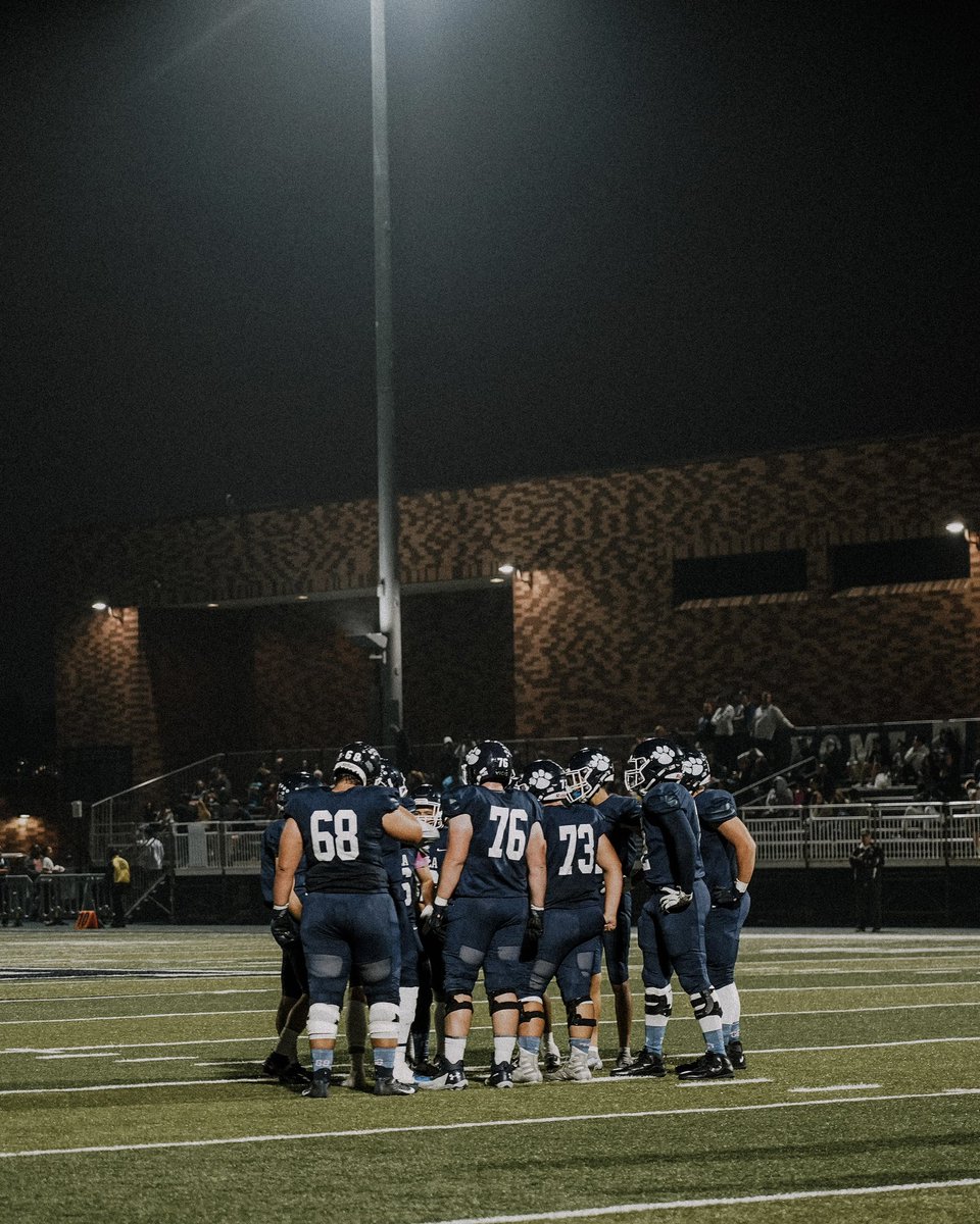 LoyolaFB's tweet photo. Locked in 𝙩𝙤𝙜𝙚𝙩𝙝𝙚𝙧 for Week 9.

• Frosh: Weds (10/19) - 4PM 
               Away vs Cathedral JV
• Soph: Sat (10/22) - 10AM
               Away at LB Poly JV
• Varsity: Fri (10/21) - 7PM
               Home vs Cathedral

🎟️: https://t.co/eho1xnKHK8 | #GoCubs https://t.co/hw0N54B7l9