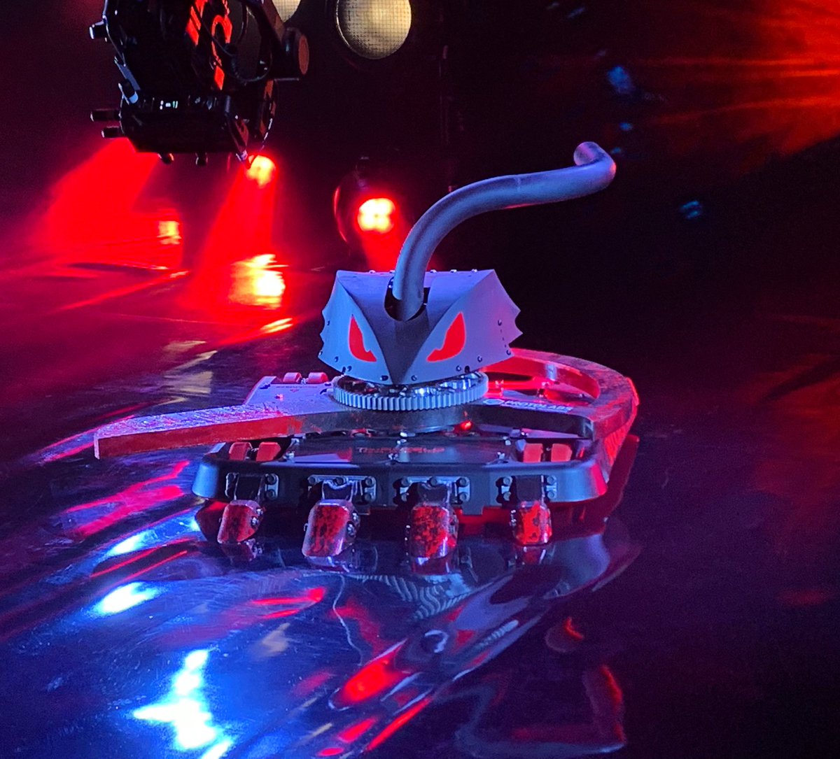 Bloodsport is ready to rumble.

@battlebots #itsrobotfightingtime #battlebots #bloodsport