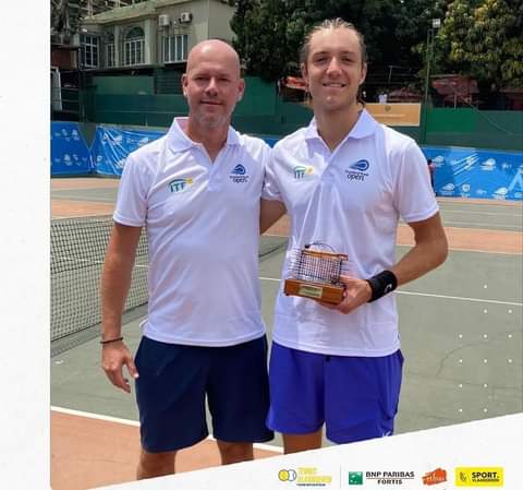 Not_Esportivas's tweet photo. ITF TENNIS!
Parabéns aos tenistas campeões do @worldtennis de M15 de Maputo em Moçambique
Simples: @colson_tibo (🇧🇪) 🏆 (1)
Duplas: Oleksandr Bielinskyi (🇺🇦)/ Palaphoom Kovapitukted (🇹🇭)
#ITFtennis #StandardBankOpen #Maputo #TiboColson #OleksandrBielinskyi #PalaphoomKovapitukted https://t.co/3CbVWosTCU