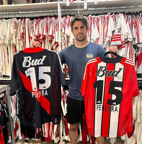 RIVERenLINEA's tweet photo. [AHORA] al aire Guille Pereyra, ex jugador de #River y gran amigo de Martín Demichelis: "me encantaría que Martín sea el sucesor de Marcelo, aunque va a ser una carga importante para cualquiera que agarre". https://t.co/kiaKzlqbv7