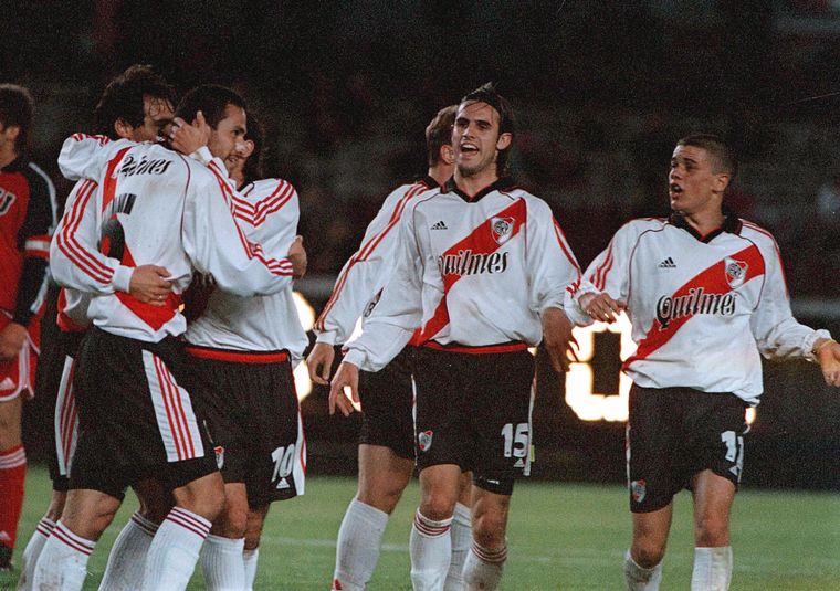 RIVERenLINEA's tweet photo. [AHORA] al aire Guille Pereyra, ex jugador de #River y gran amigo de Martín Demichelis: "Está trabajando en un club de élite mundial como el Bayern". https://t.co/BwRSdCjnB1