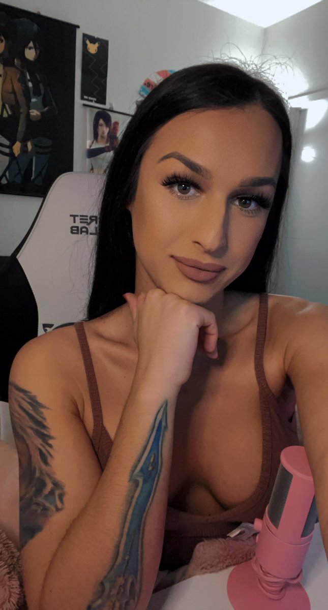 khloekayxxx's tweet photo. I’m live on twitch 😋
https://t.co/mmQLdFAJiZ https://t.co/0dqGb5KUEW