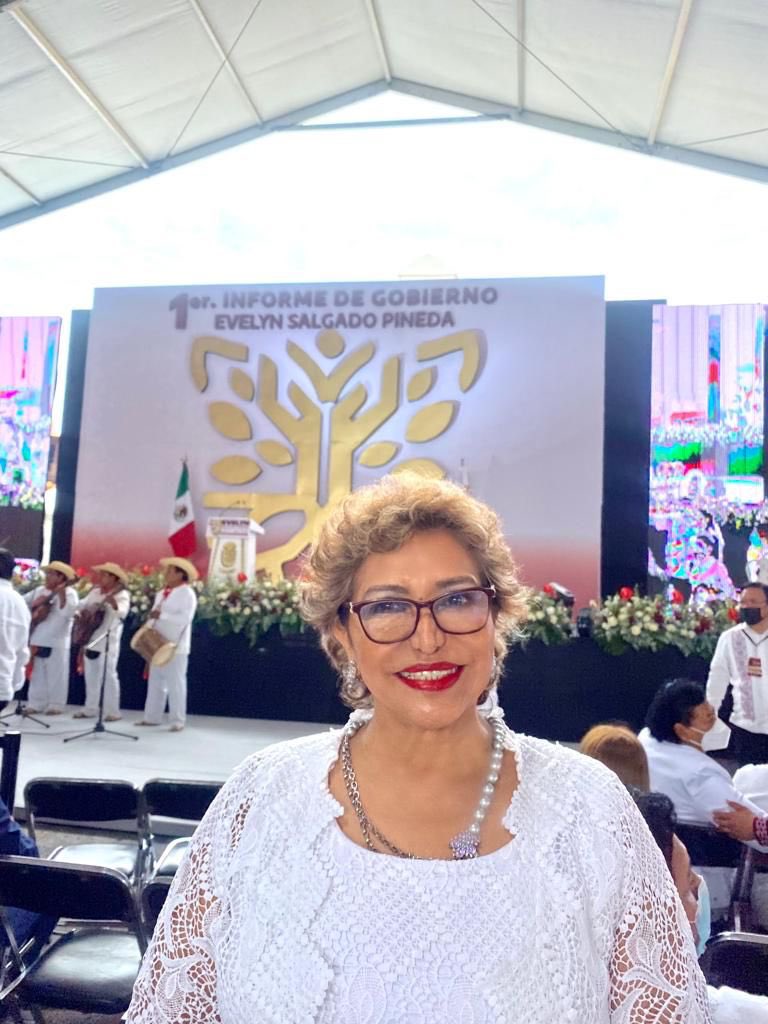 El día de hoy asistí al 1er. Informe de labores de la Gobernadora constitucional del estado de Guerrero <a href="/EvelynSalgadoP/">Evelyn Salgado Pineda</a> reconozco su labor y compromiso con acciones acertadas para la construcción y bienestar de Guerrero.
