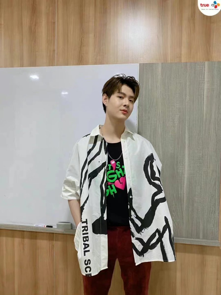 着迷于你眼睛  银河有迹可循❤️
With mini eyes,the Milky Way has traces to follow
#Saint_sup
 #MingEr