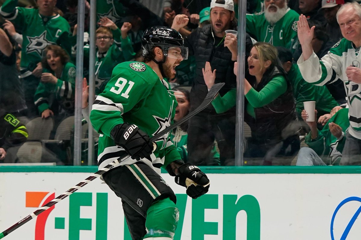 NHL's tweet photo. Tyler Seguin (@tseguinofficial) photos that go hard. 😤 https://t.co/CIfLJOavXp