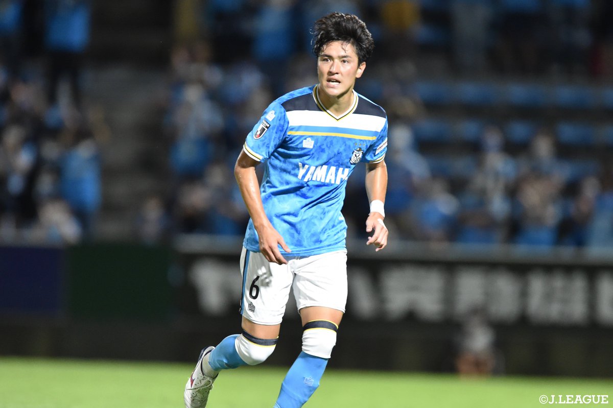 J_League's tweet photo. 🎂HAPPY BIRTHDAY🎂

本日10月18日は
ジュビロ磐田
伊藤槙人 選手の30歳の誕生日です🎉

伊藤選手、
おめでとうございます㊗️

@Jubiloiwata_YFC https://t.co/wODz7mmiSV