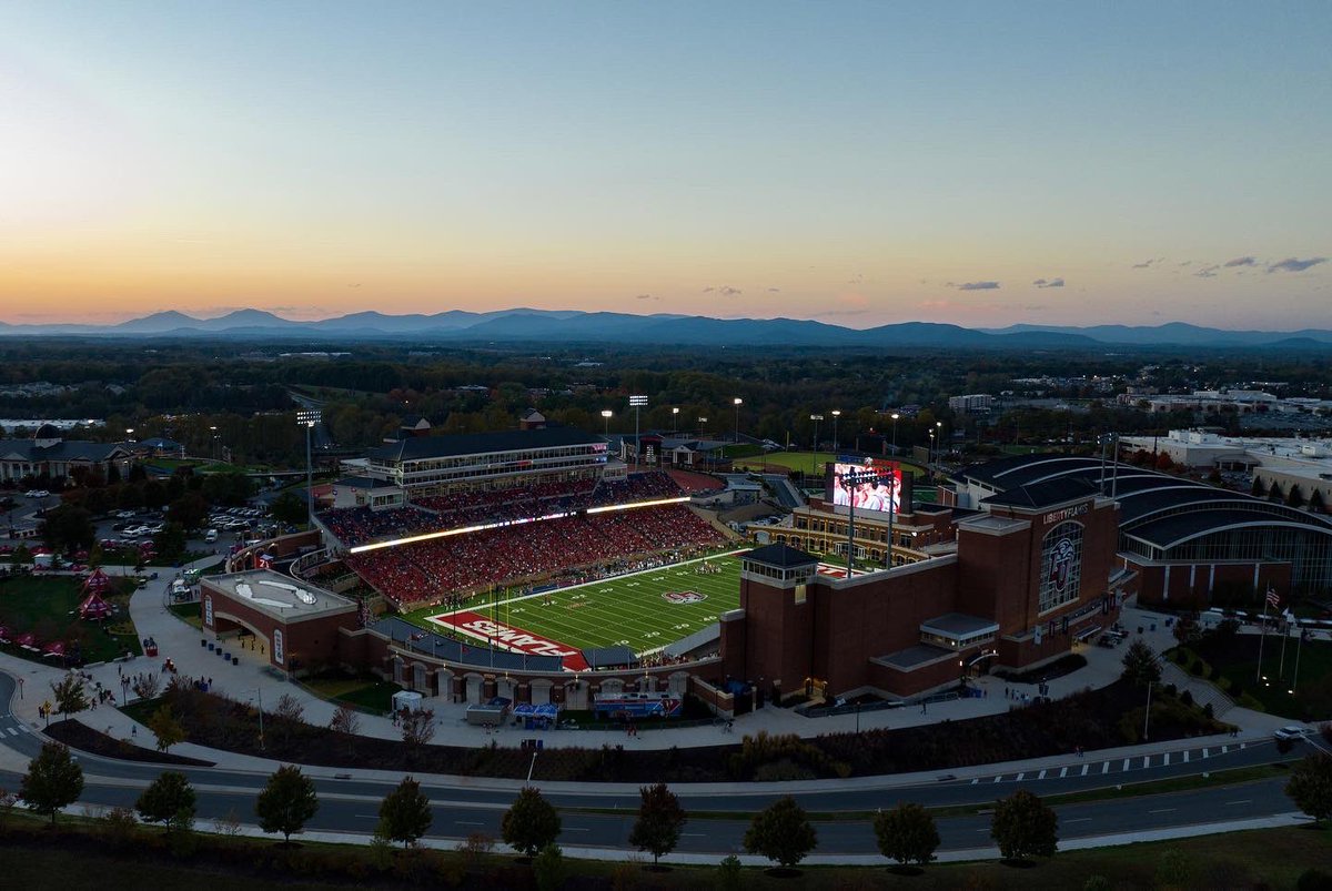 JerryPrevoLU's tweet photo. It was so wonderful to have so many of our Liberty University alumni back on campus for Homecoming this weekend. We hope you had an exciting time, and we can’t wait to see you again next year! #LUHC22 https://t.co/EX3oSV1evR