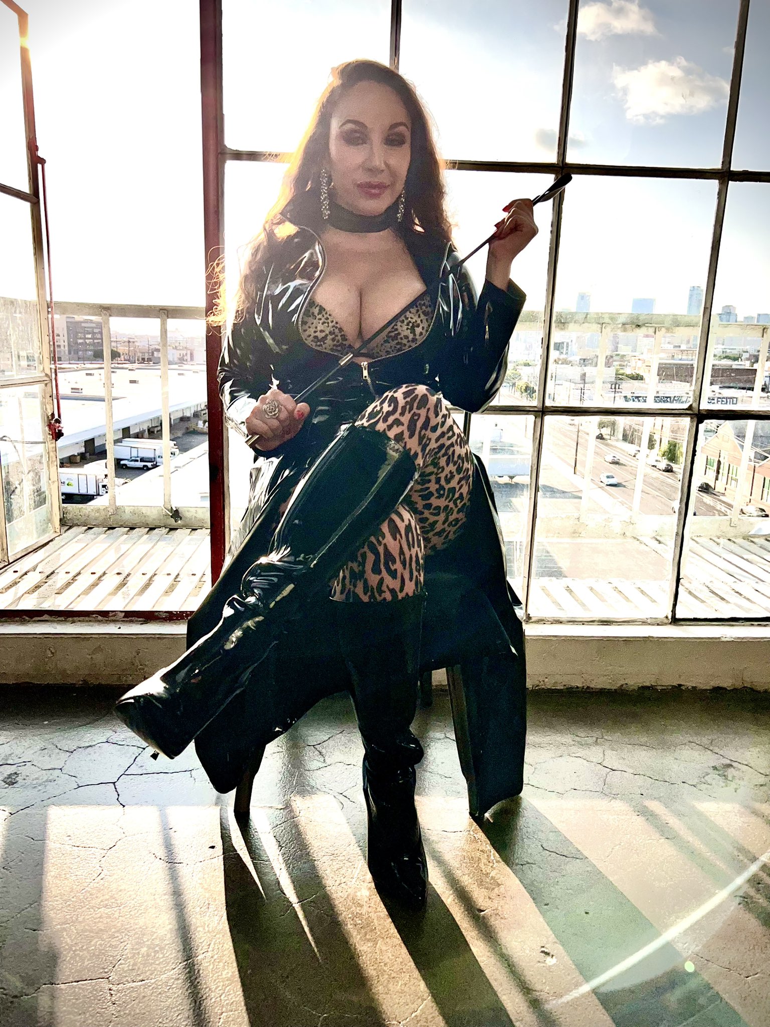 TW Pornstars - Ms. Jewell Marceau. Twitter. Los Angeles roof top. Sexy Domina 😈 Sharing a sample