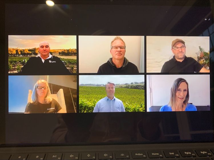 👩‍💻 Live last night: SA: Leading Sustainability Down Under @TISouthAust & @wine_australia UK facilitated a discussion on sustainable wine production, moderated by Jane Masters MW, with @GemtreeWines, @Hither_Yon, Wakefield Wines, @TorbreckBarossa, @WynnsEstate & @ThistledownW.