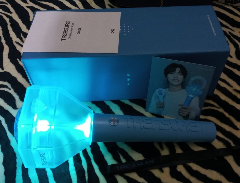 giftnationph's tweet photo. TREASURE UNSEALED LS
🤗Inclu: what u see is what u get 
👉 Ls, strap, box, guide manual, yedam pob, yedam acrylic stand, with battery and Unofficial pc from Giftniaticsph.
👉👉(1,500 php)
 if with yedam acrylic stand and yedam pob
👉(1,200 php) if not
Not yet used in concert https://t.co/ASKVJiaXwJ