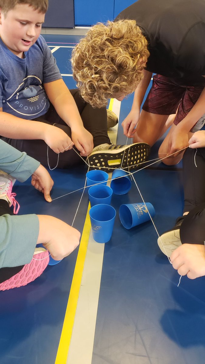 We're working on SEL &amp; life skills!Teamwork involves thinking of others, verbal and non-verbal communication, and building others up! <a href="/gr5MrsKreider/">Mrs. Kreider</a> <a href="/CoachHoutz/">Mrs. Houtz</a> #SOAR #teamwork