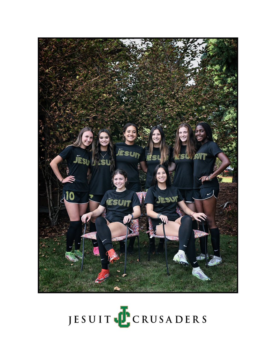 CandidEyePhoto's tweet photo. Senior Night at #CroninField | #JesuitCrusaders vs #BeavertonBeavers @BeavertonHigh @JesuitHighPDX @TheSaderNation @SBLiveOR #GoSaders #SaderNation #opreps (📷©️https://t.co/4EfRFF3LFU) https://t.co/D70LaxuqR5