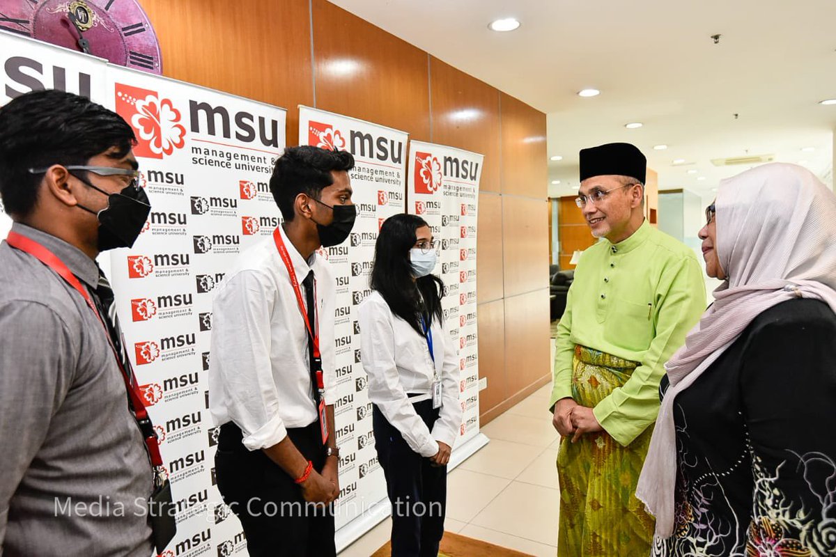 MohdShukriYajid's tweet photo. Safe journey to Ahswin, Kerenasha Raj and Emmanuel Dass Jr. On their way to @MSUmalaysia Bangalore campus, joining their friends to pursue their MBBS program. Gain global perspectives of things as you venture into your new path. @imsabangalore @MSUIMS https://t.co/YS3d2TggtG