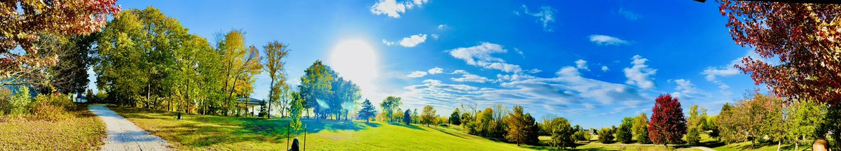 Clear sky holding the sun!! Panoramic beauty captured from today’s run! 🏃‍♀️👟☀️☀️ #SunnySky #weather #windy #myhappyplace 🎶🎶🎶