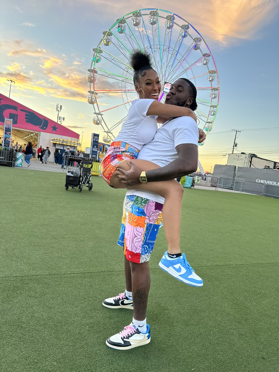611Smooth's tweet photo. 3 years Later….. We have a 1 year old, and I am a 100 pounds heavier 🤣 https://t.co/xs4VLHnGzQ