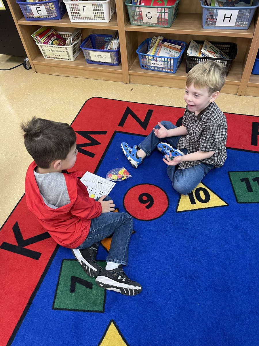 MrsShapiroK15's tweet photo. Math is always more fun with a friend @BetsyRossMahwah https://t.co/gILq2Et8w4