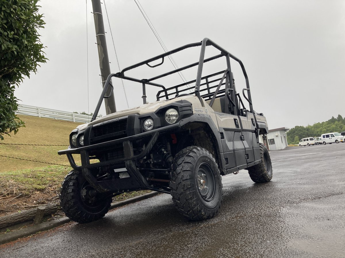 86PRADOcom's tweet photo. 珍しい乗り物みつけた。
Kawasaki PRO-FXT
実車は初めて見たな。。

この車両自体は、今年発売の国内モデルってよりは、以前から使用されてたみたいかな？

ブログではもうちょい写真多めです。よかったら御覧ください♪

#カワサキ
#オフロード四輪
#ATV
#MULE
#ブログ

https://t.co/byU0h68N5Y https://t.co/9LM3thmYm4
