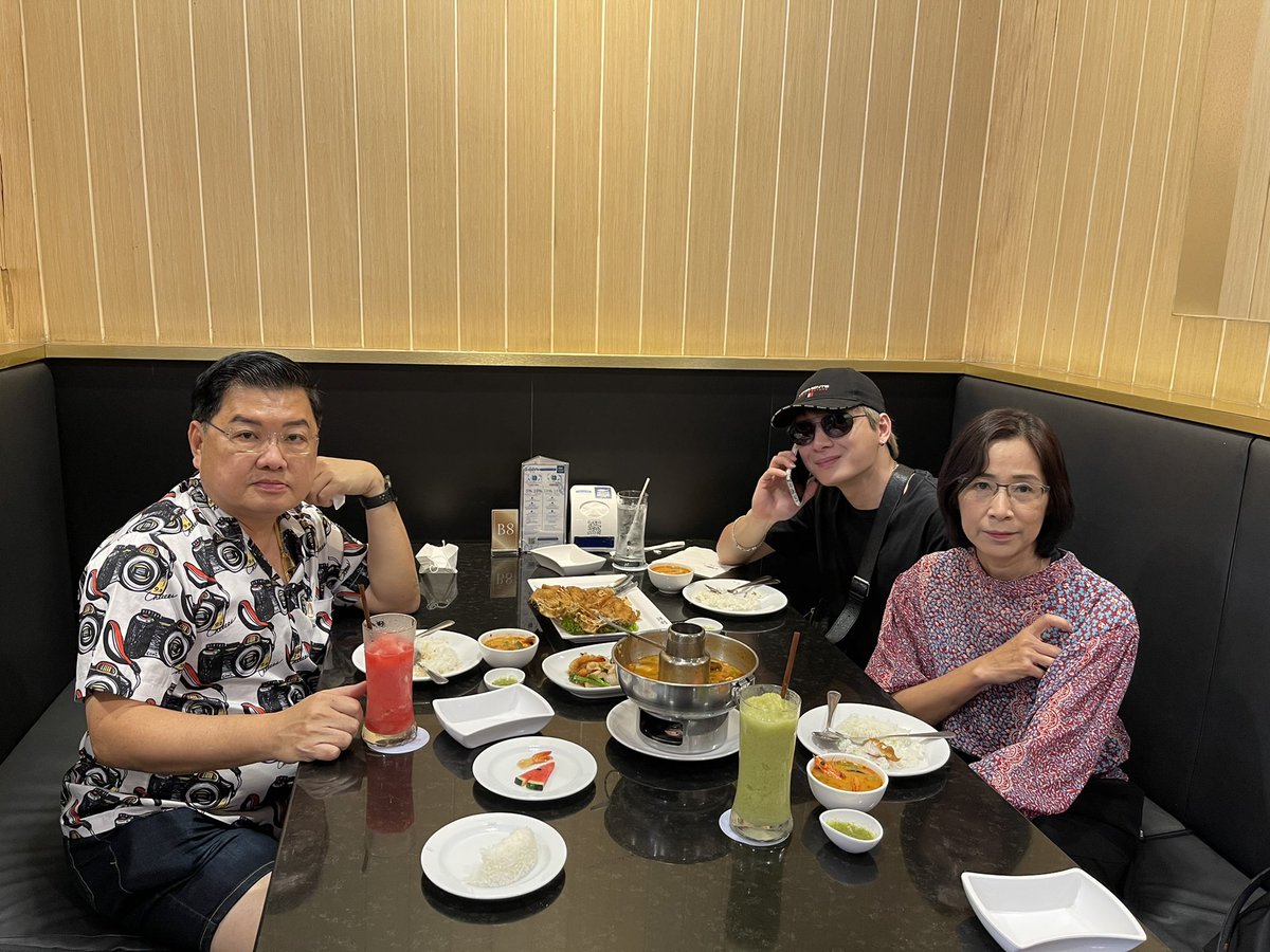 chaiyutjack's tweet photo. กินข้าวก่อนนะเตรียมแรง กำลังจะไปหาแล้วนะะะะ https://t.co/xxlZubyIub