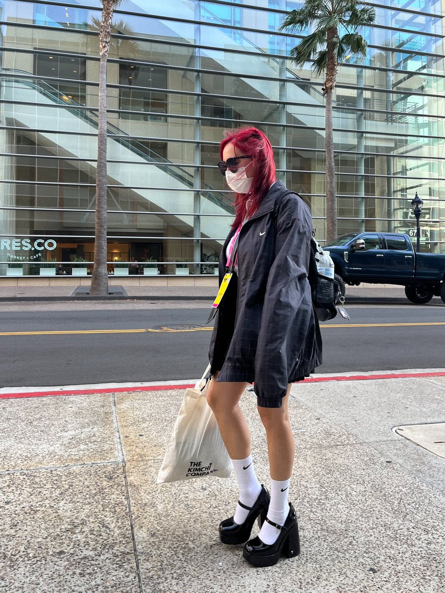 nessalpaca's tweet photo. 😎 https://t.co/tp8qGIeOFw