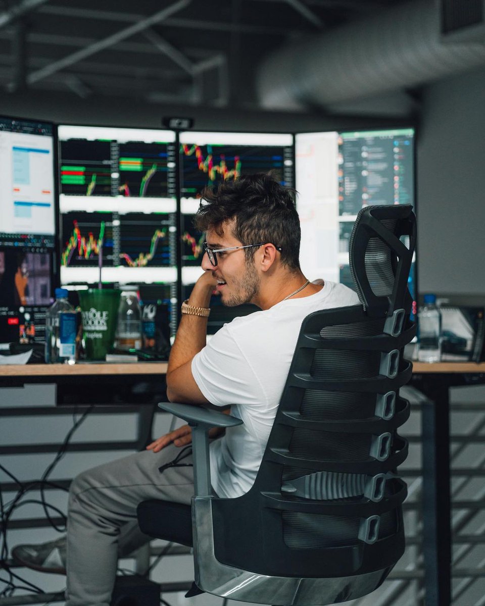 austinnedaal's tweet photo. Gotta say it again in case you missed it… My biggest giveaway ever ends tomorrow with @Earn2Trade. I’m giving 10 people a $100K funded account challenge and also providing them with the information they need to be successful with it…. That’s $1,000,000 in accounts https://t.co/cCoewbmhnd