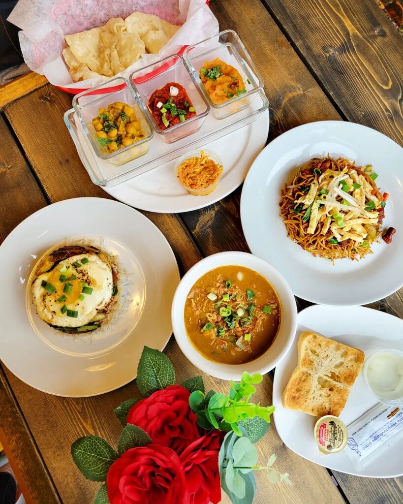 krispybites's tweet photo. 🍚 GIVEAWAY 🍜 I'm giving TWO winners a $25 gift card for a taste of Mauritian cuisine at @cafe.bel.air! This cozy cafe started as a popsicle shop at local farmer's markets, then took over La Boule's spot to sell vegan pastries, and is now also offerin… https://t.co/Jl17NX0TN5 https://t.co/XivEDX4FqZ