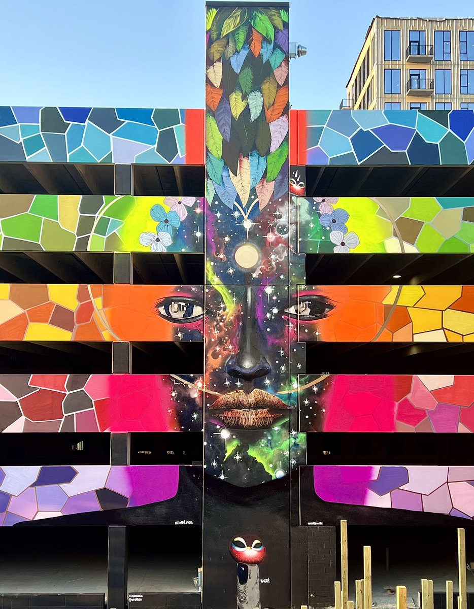 BulettiChris's tweet photo. @chorboogie just finished this in Columbus Ohio.  Never fails to amaze.  The man is a conduit for the Magic of the Universe!!!  #chorboogie #amazing https://t.co/a89L95OROx