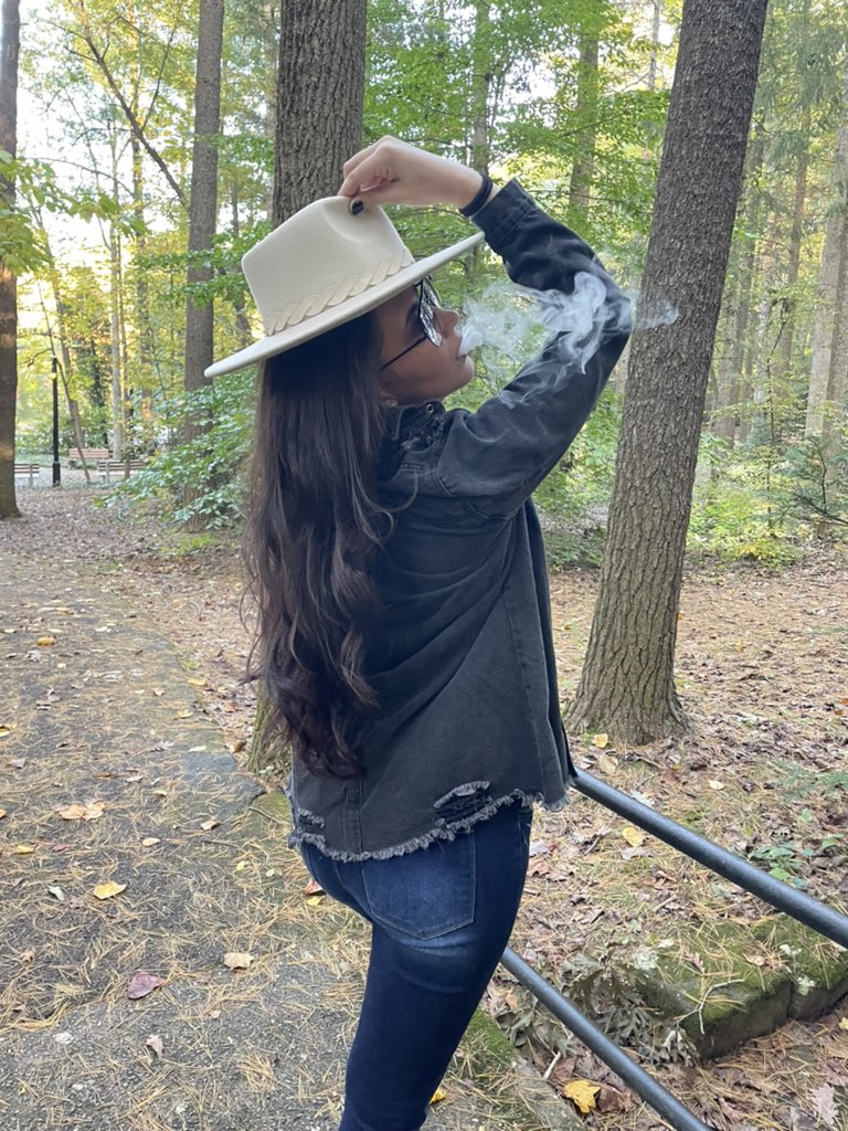 ChantelJade17's tweet photo. Vibes https://t.co/1LGsZoHFqT