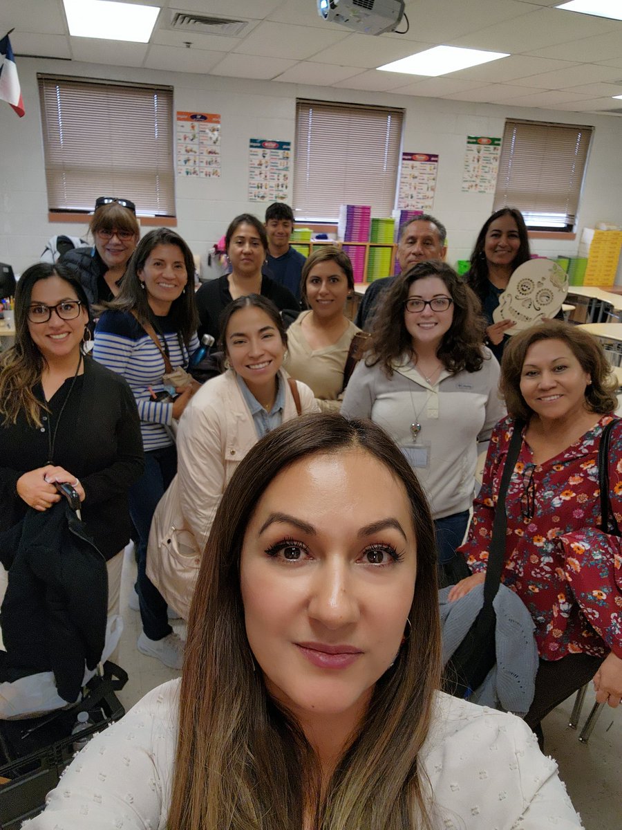 Ealcala_EMS's tweet photo. Such a productive day with awesome teachers. Job-a-like was great!! @MMartinez_MMS @MrsWash_AMS @aleseade2022 @MrsBernal987 @dNIDA_MPMS #LOTE https://t.co/4fyRgvtGMy
