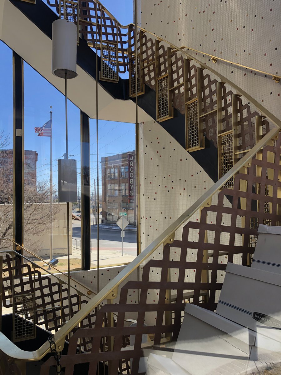 Chicken Joe 🐔 on Twitter "1 of 3 A groovy mid century bank in Alton