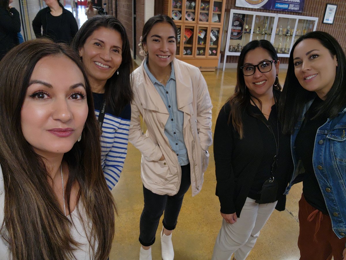 Ealcala_EMS's tweet photo. Such a productive day with awesome teachers. Job-a-like was great!! @MMartinez_MMS @MrsWash_AMS @aleseade2022 @MrsBernal987 @dNIDA_MPMS #LOTE https://t.co/4fyRgvtGMy