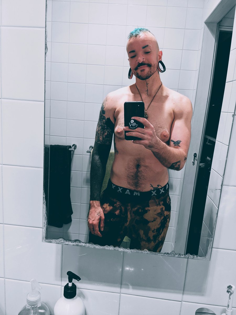 you_cail_me's tweet photo. Today's mood, brought to you by "I don't wanna wear a shirt", ☀️ #nonbinary #queerperth #ftm #femaletonoshirt https://t.co/BBbiMKlVrV